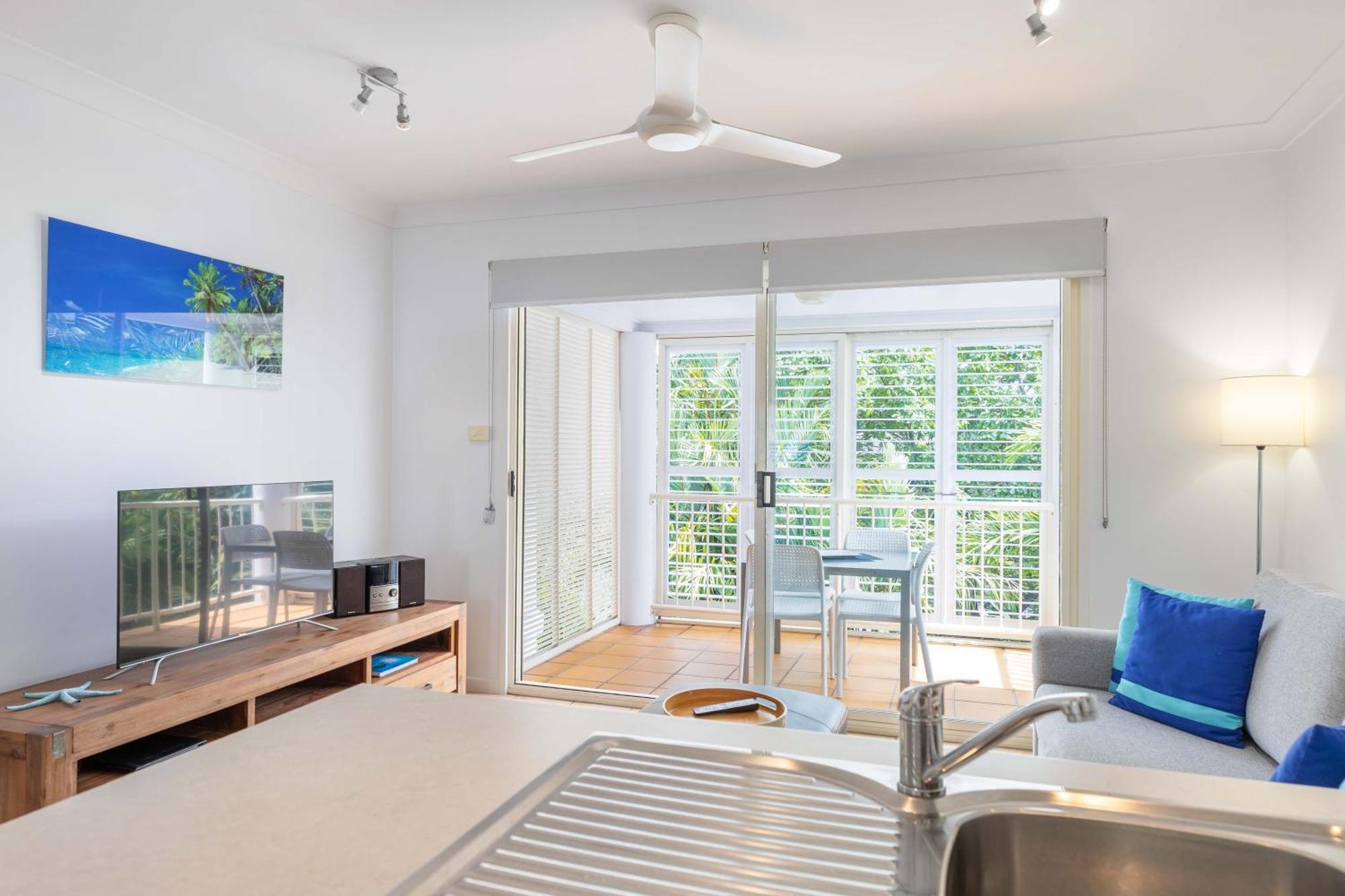 Port Douglas Apartments - Adults Only Oasis Ngoại thất bức ảnh