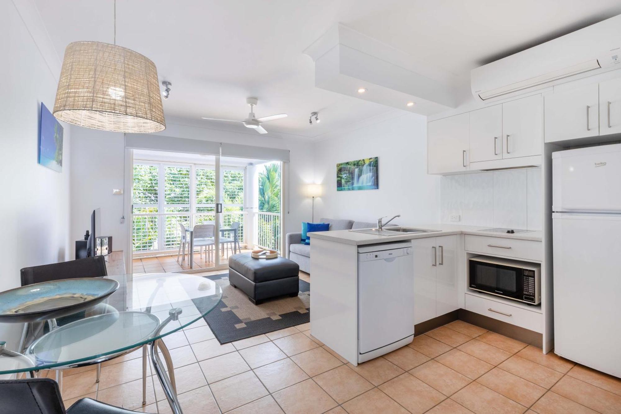 Port Douglas Apartments - Adults Only Oasis Ngoại thất bức ảnh